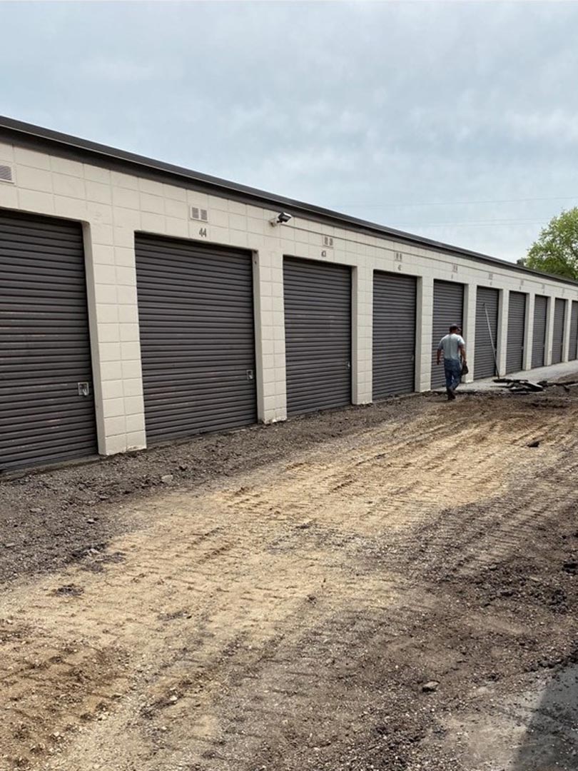 Asphalt finishing work